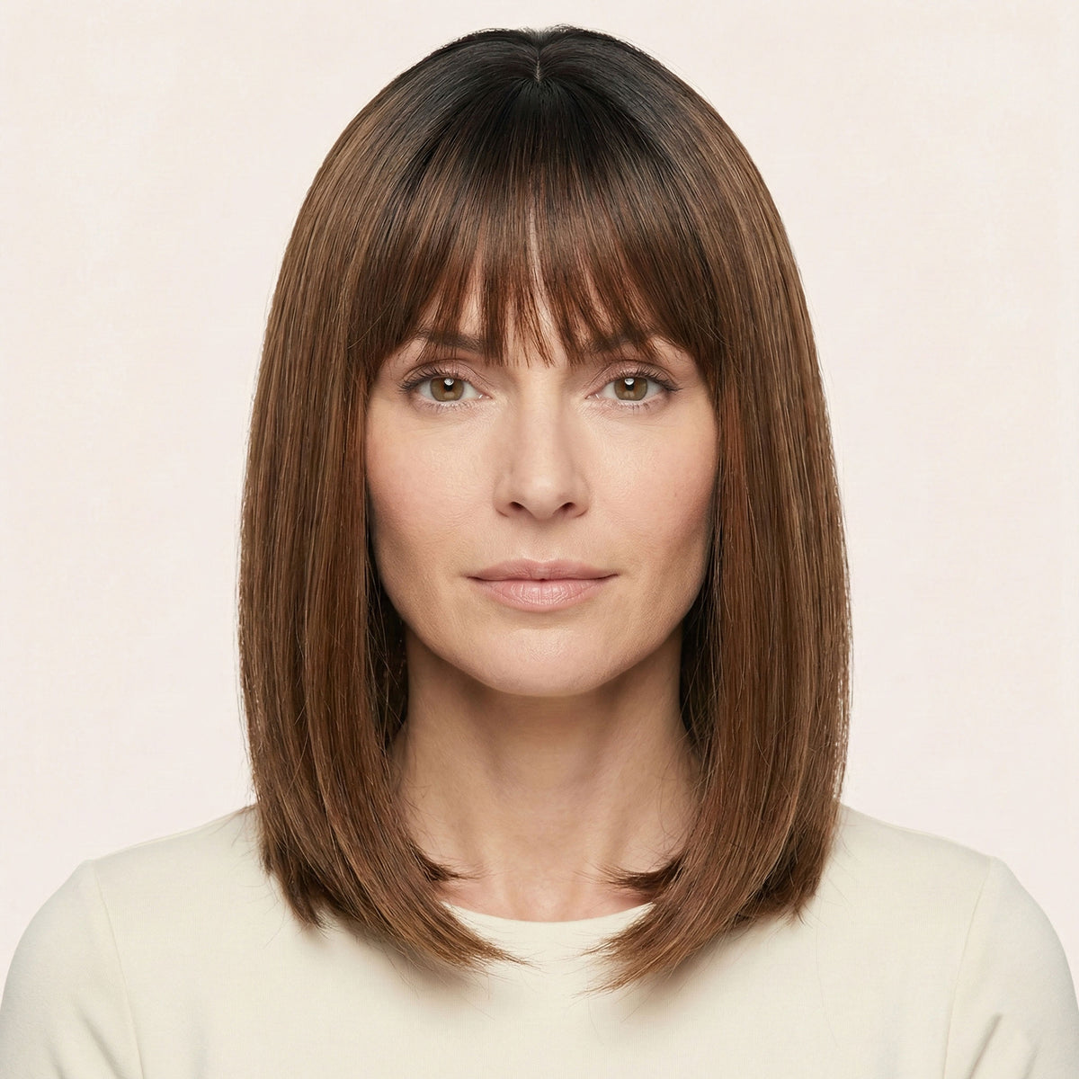 Perruque femme en cheveux naturels – texture soyeuse et brillance naturelle